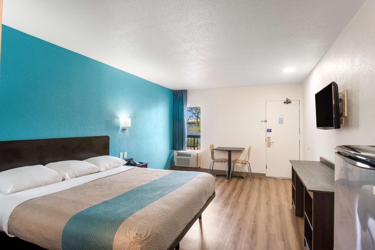 Motel 6-Lexington, Ky - Airport Buitenkant foto